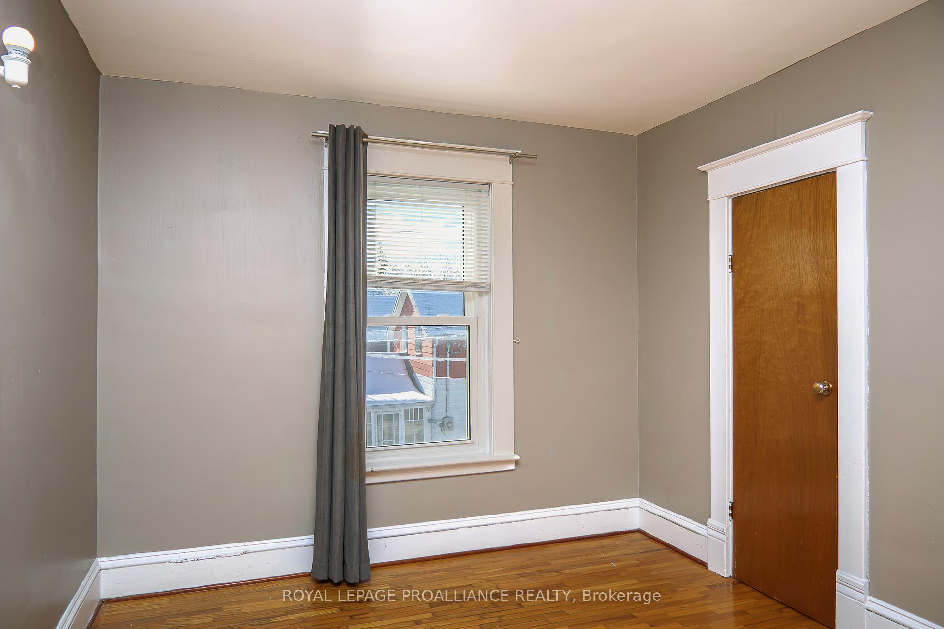 Photo 34 of 36 Henry Street, Belleville, Belleville Ward — HOMEH