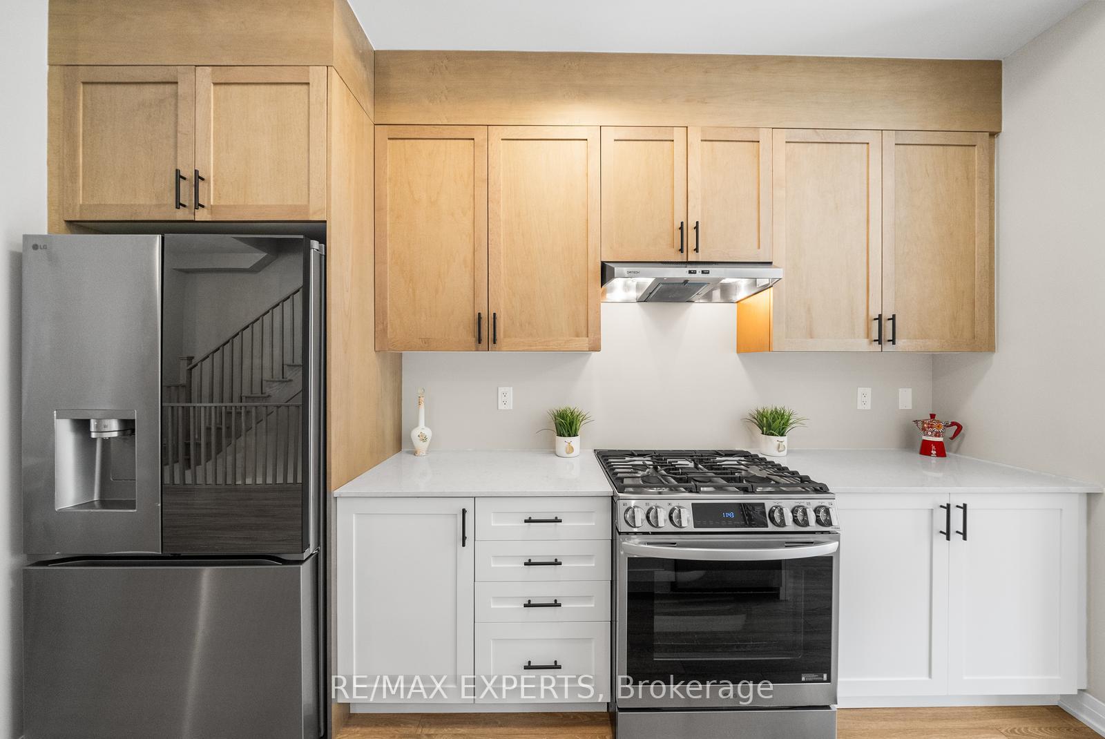 Photo 15 of 91 Archambault Way, Vaughan, Vellore Village — HOMEH