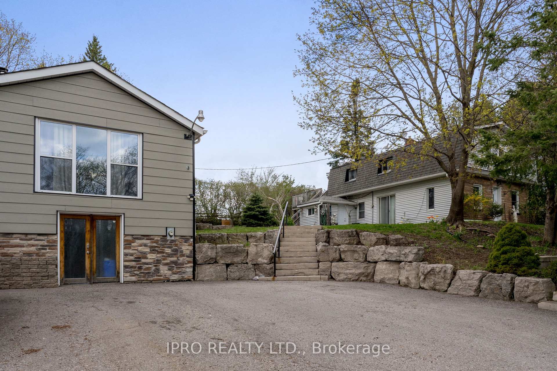 Photo 1 of 45 Wellington 124 Road, Erin — HOMEH