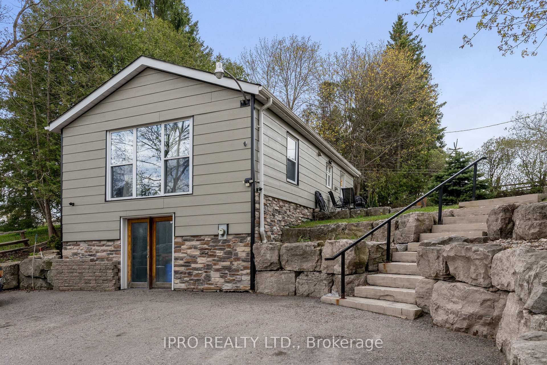 Photo 3 of 45 Wellington 124 Road, Erin — HOMEH