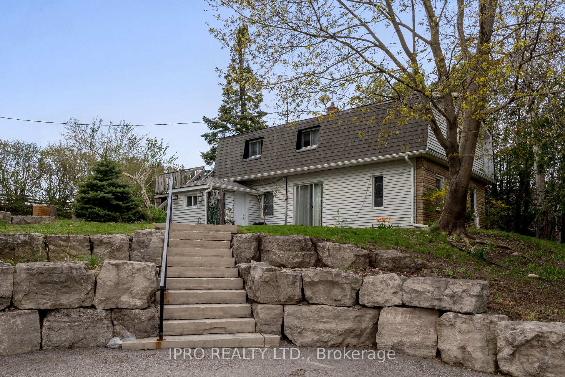 Photo 2 of 45 Wellington 124 Road, Erin — HOMEH