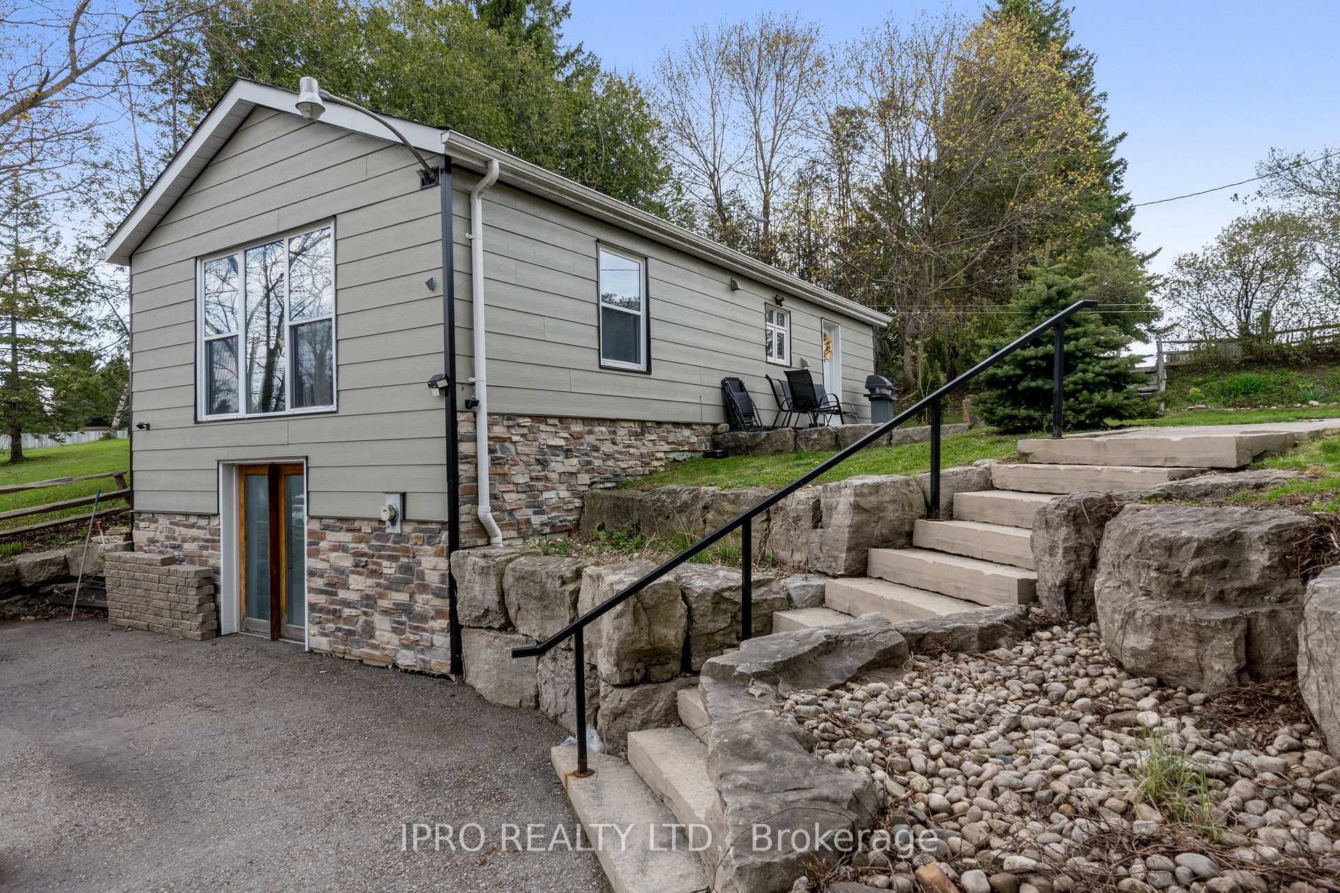 Photo 6 of 45 Wellington 124 Road, Erin — HOMEH