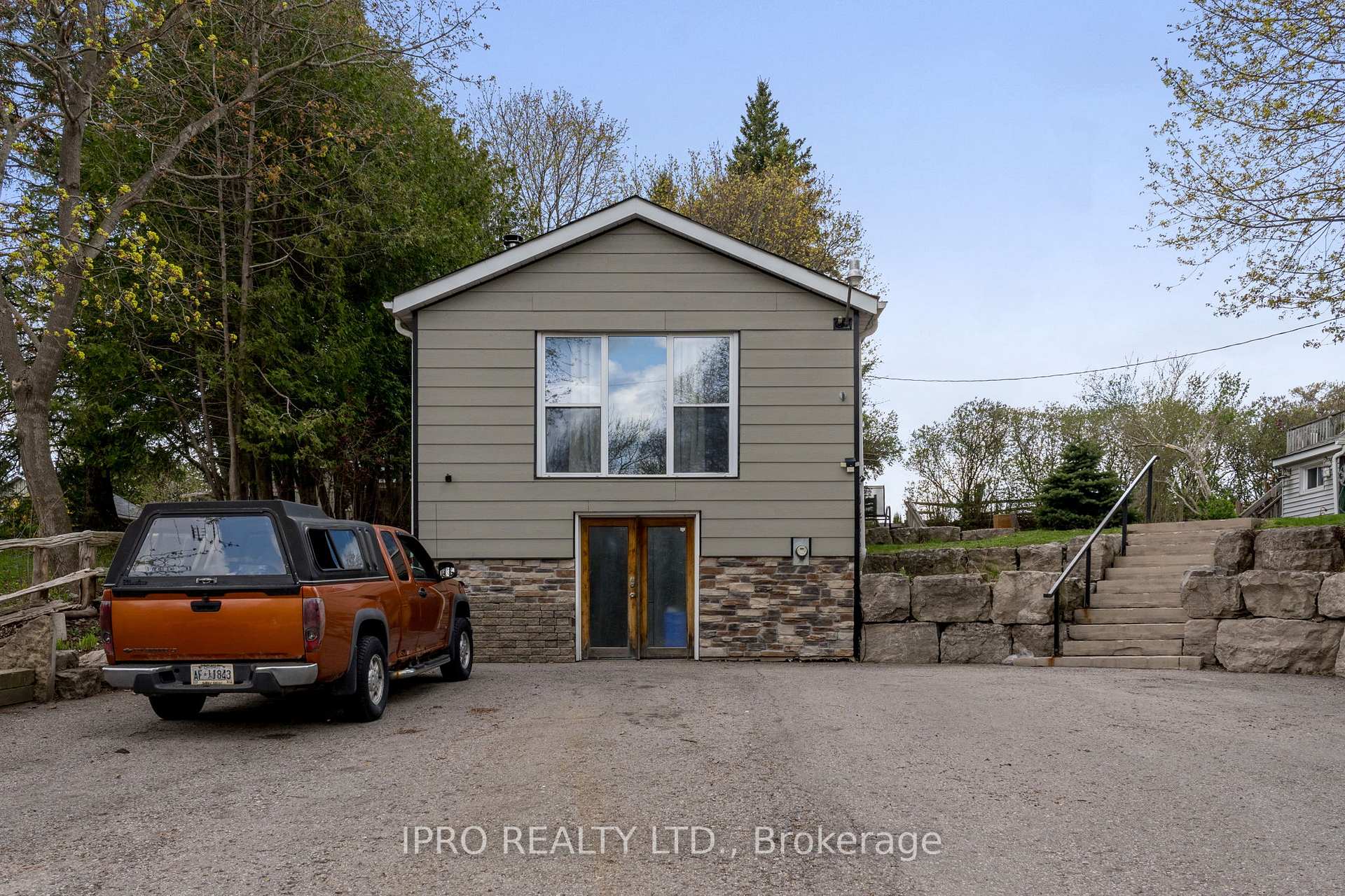 Photo 15 of 45 Wellington 124 Road, Erin — HOMEH