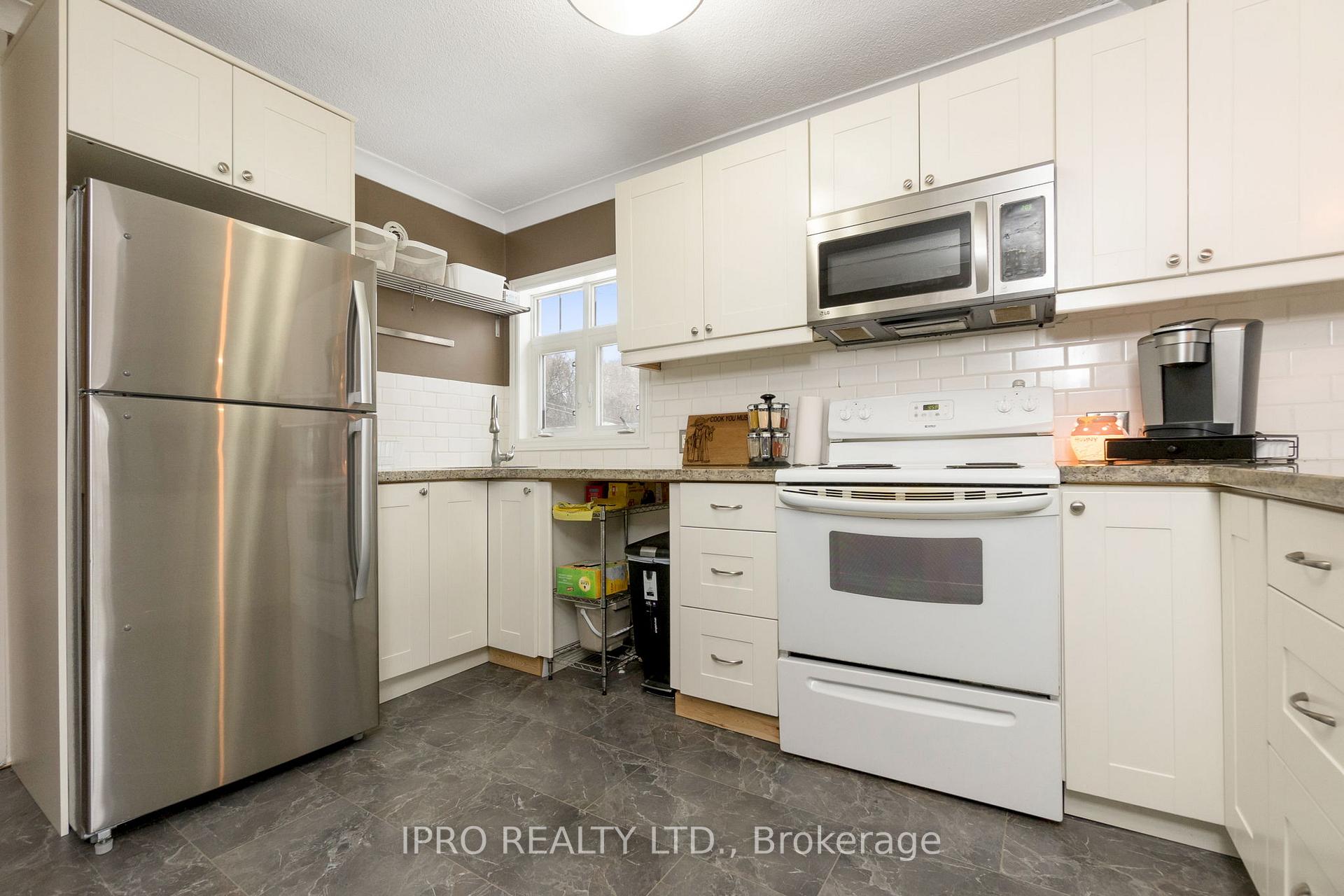 Photo 24 of 45 Wellington 124 Road, Erin — HOMEH