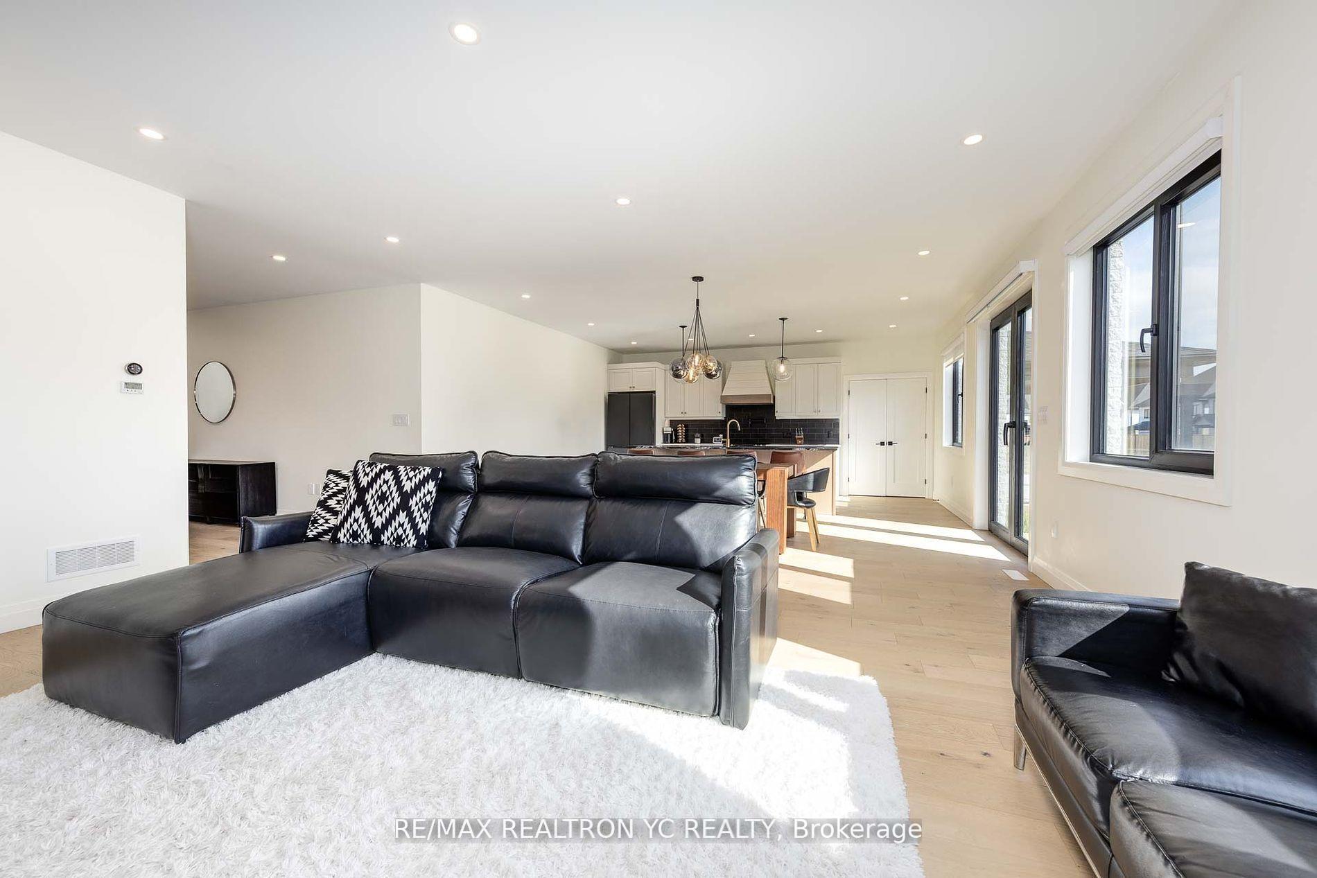 Photo 13 of 7250 Silver Creek Circle, London, South V — HOMEH
