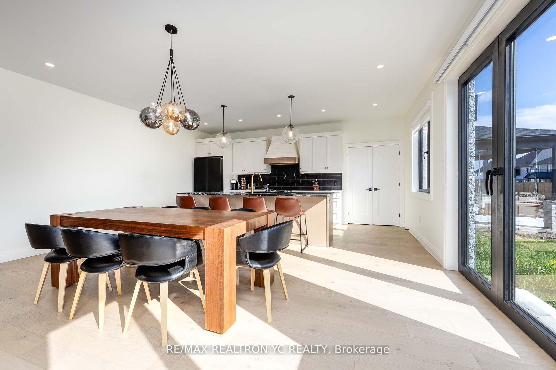 Photo 8 of 7250 Silver Creek Circle, London, South V — HOMEH