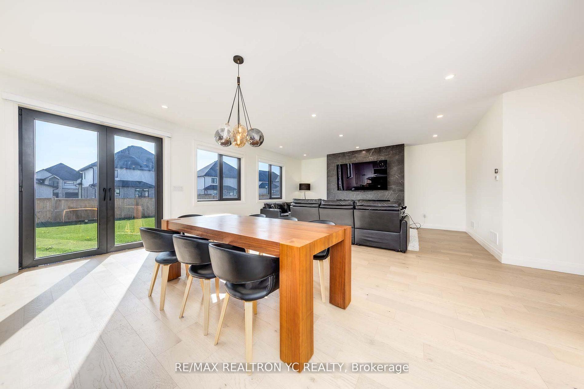 Photo 15 of 7250 Silver Creek Circle, London, South V — HOMEH
