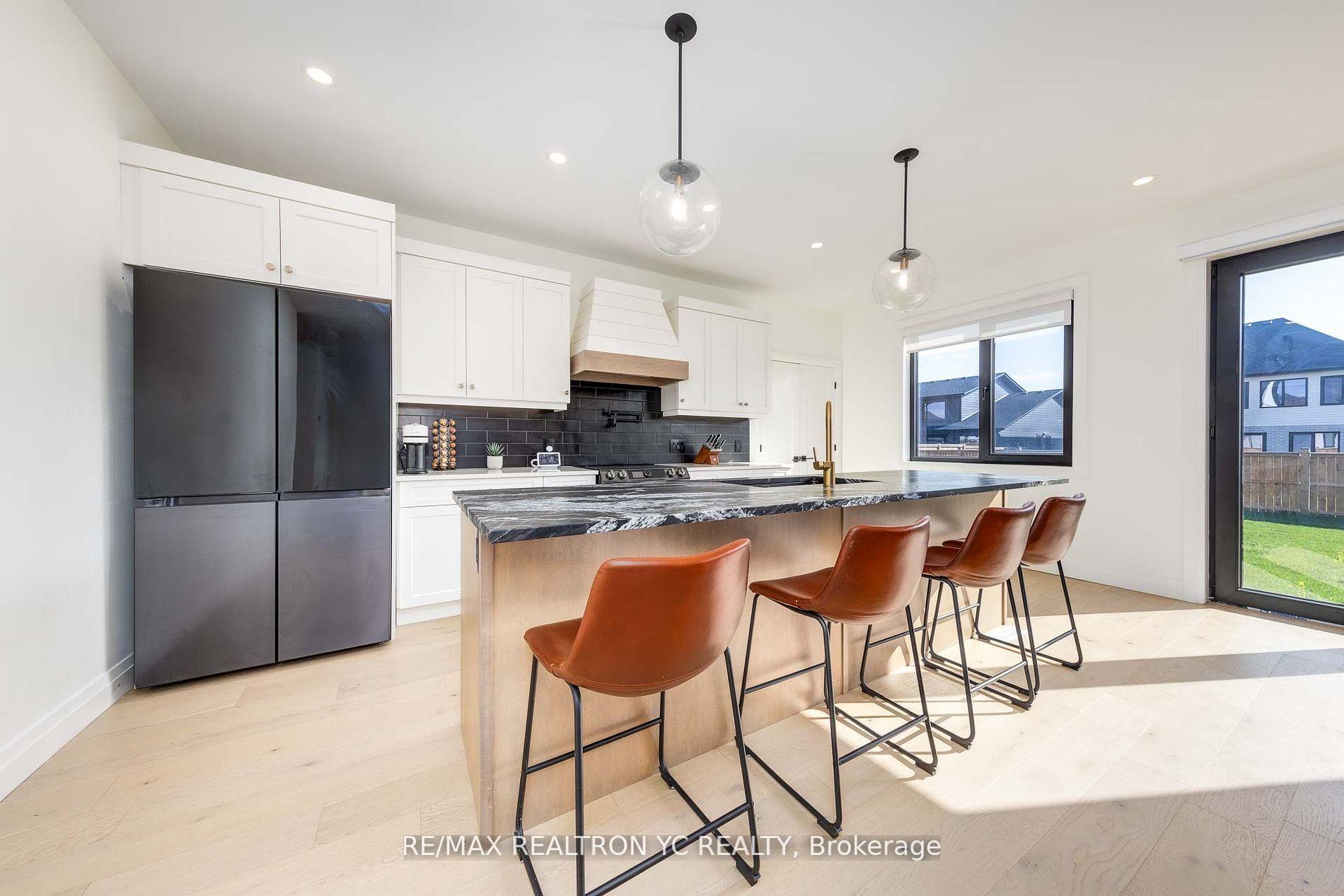Photo 6 of 7250 Silver Creek Circle, London, South V — HOMEH