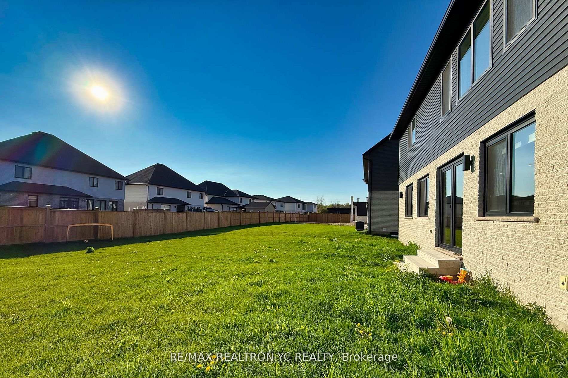 Photo 30 of 7250 Silver Creek Circle, London, South V — HOMEH