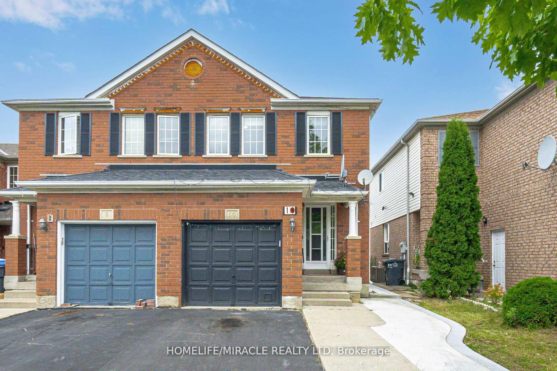Front of 10 Hackberry Gate