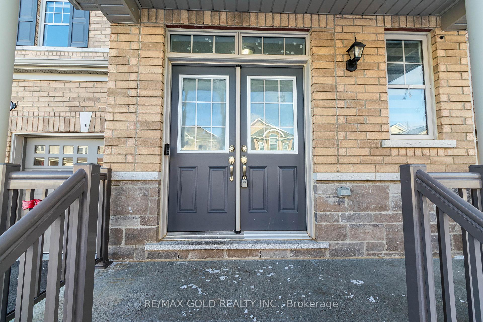 Photo 3 of 97 Benhurst Crescent, Brampton, Northwest Brampton — HOMEH