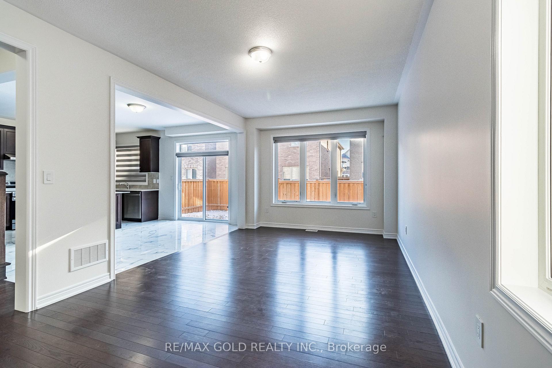 Photo 6 of 97 Benhurst Crescent, Brampton, Northwest Brampton — HOMEH