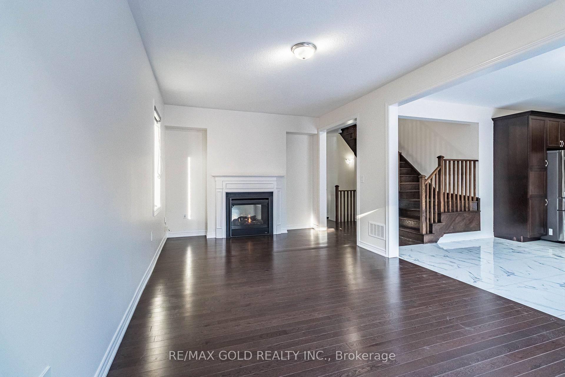 Photo 4 of 97 Benhurst Crescent, Brampton, Northwest Brampton — HOMEH