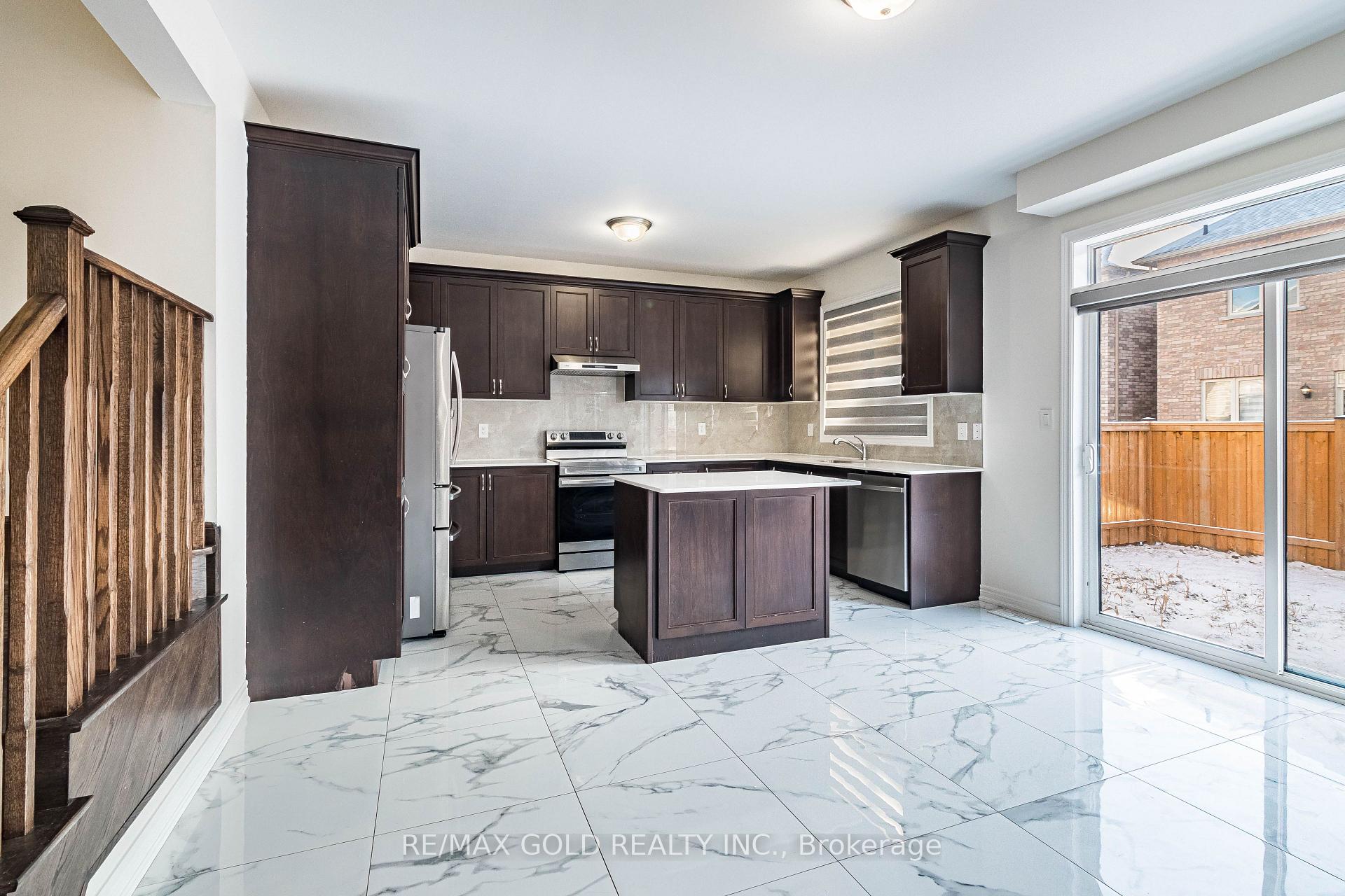 Photo 7 of 97 Benhurst Crescent, Brampton, Northwest Brampton — HOMEH