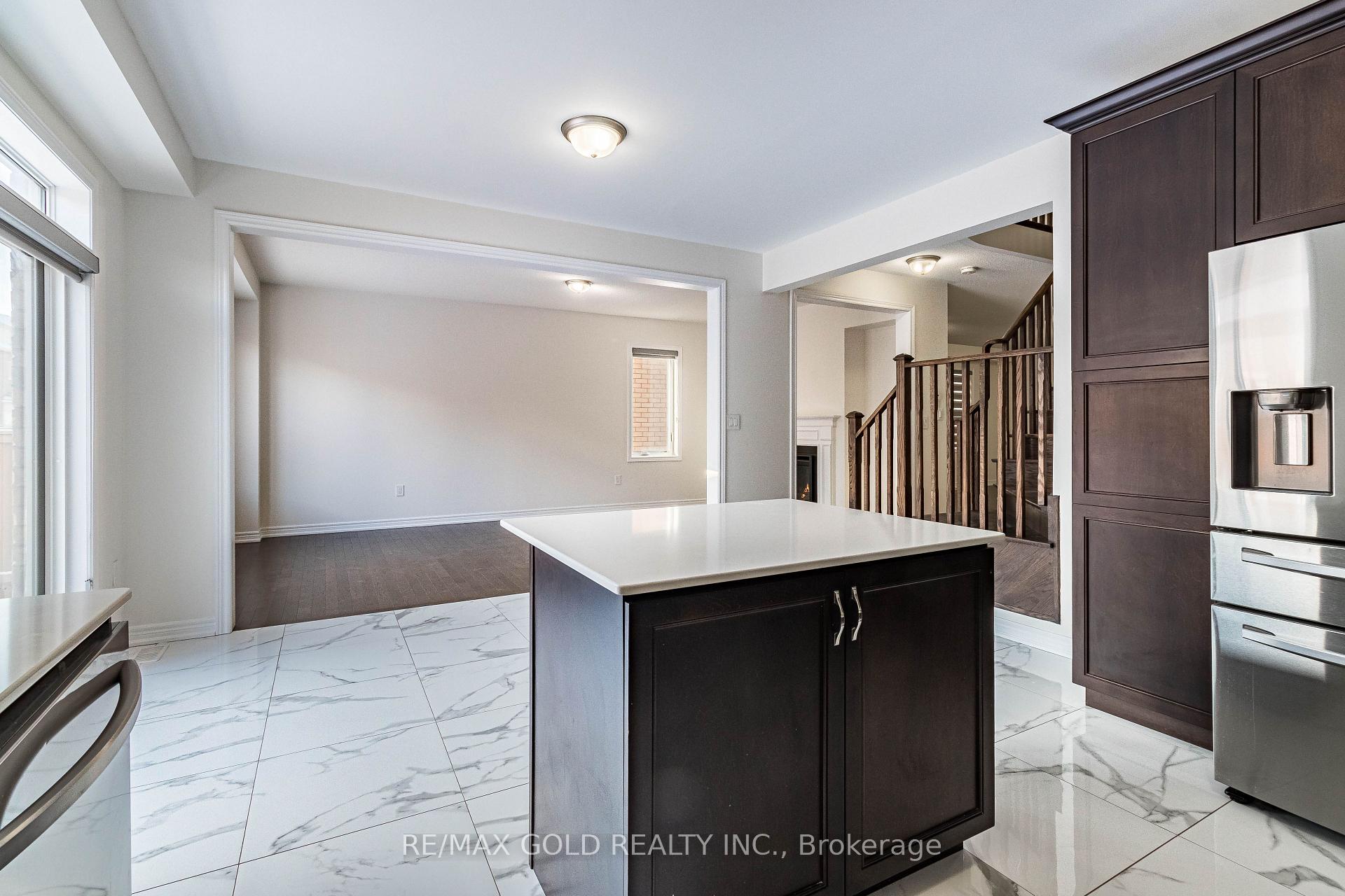 Photo 8 of 97 Benhurst Crescent, Brampton, Northwest Brampton — HOMEH