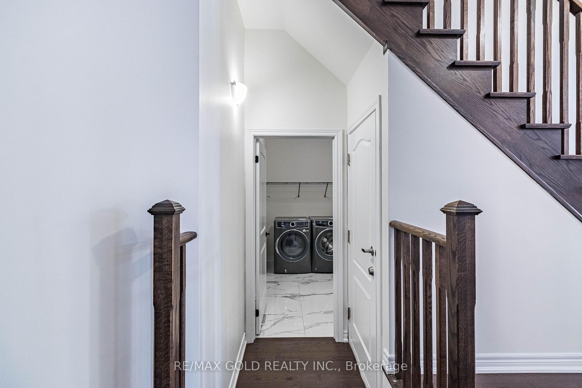 Photo 9 of 97 Benhurst Crescent, Brampton, Northwest Brampton — HOMEH