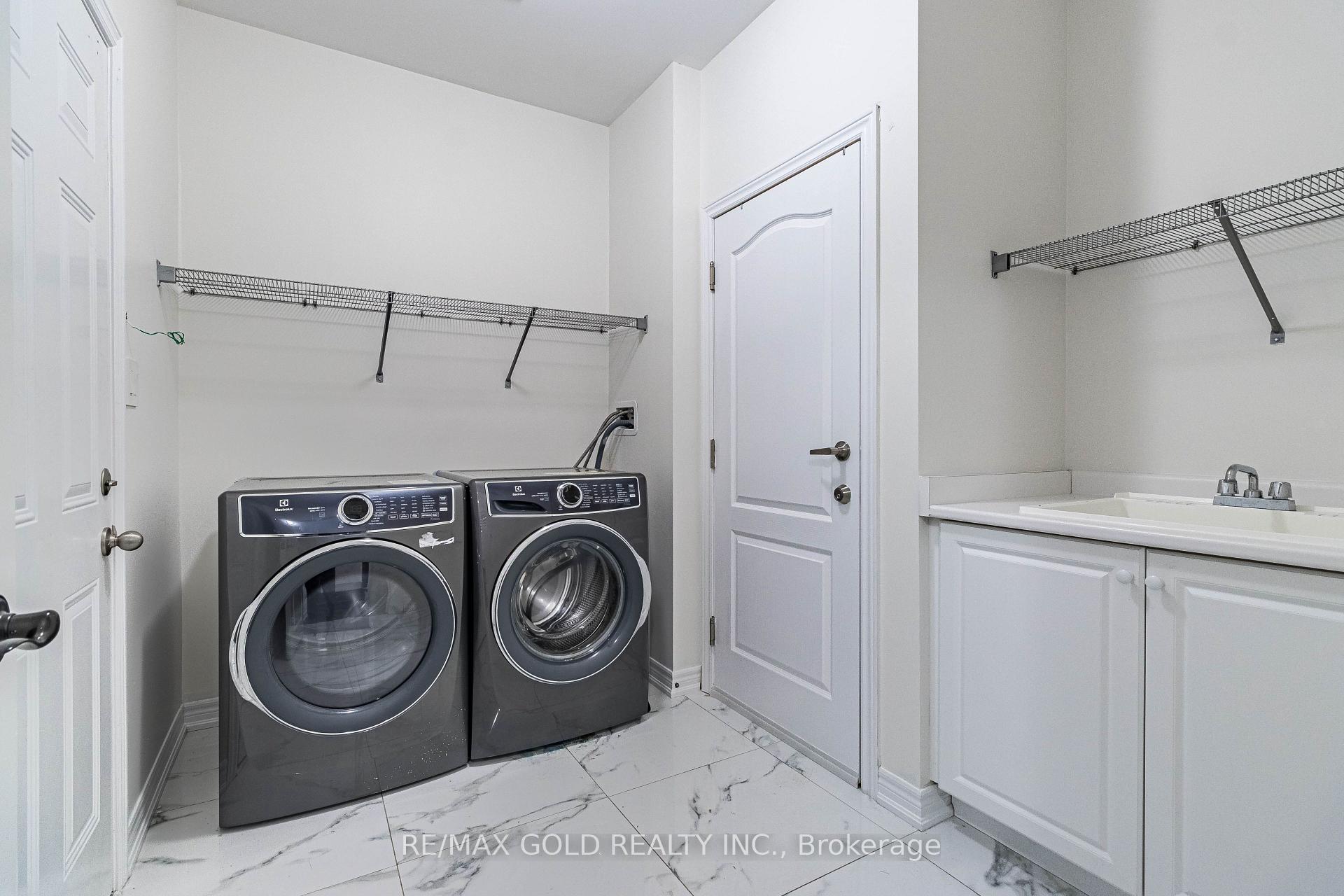 Photo 10 of 97 Benhurst Crescent, Brampton, Northwest Brampton — HOMEH