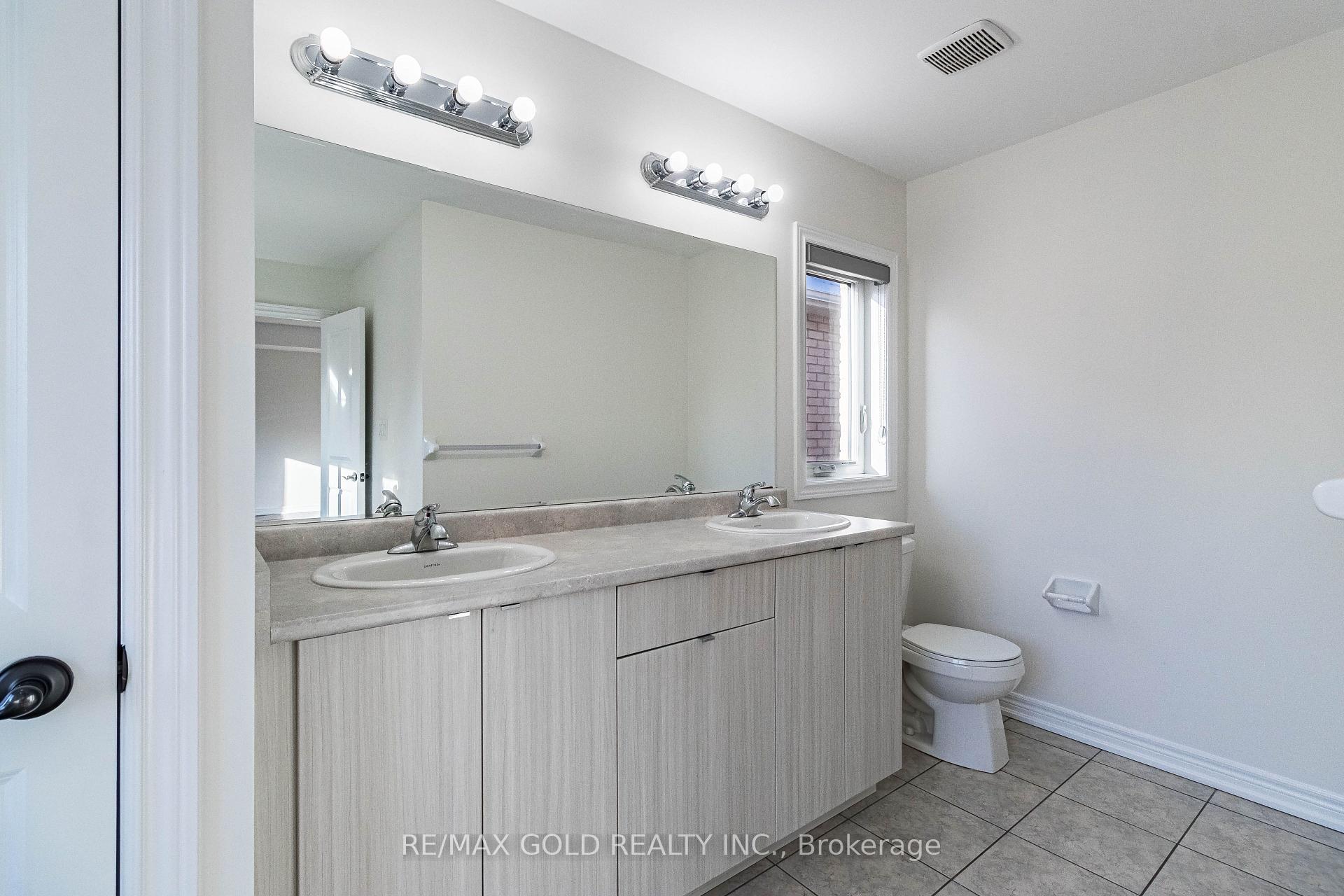 Photo 17 of 97 Benhurst Crescent, Brampton, Northwest Brampton — HOMEH