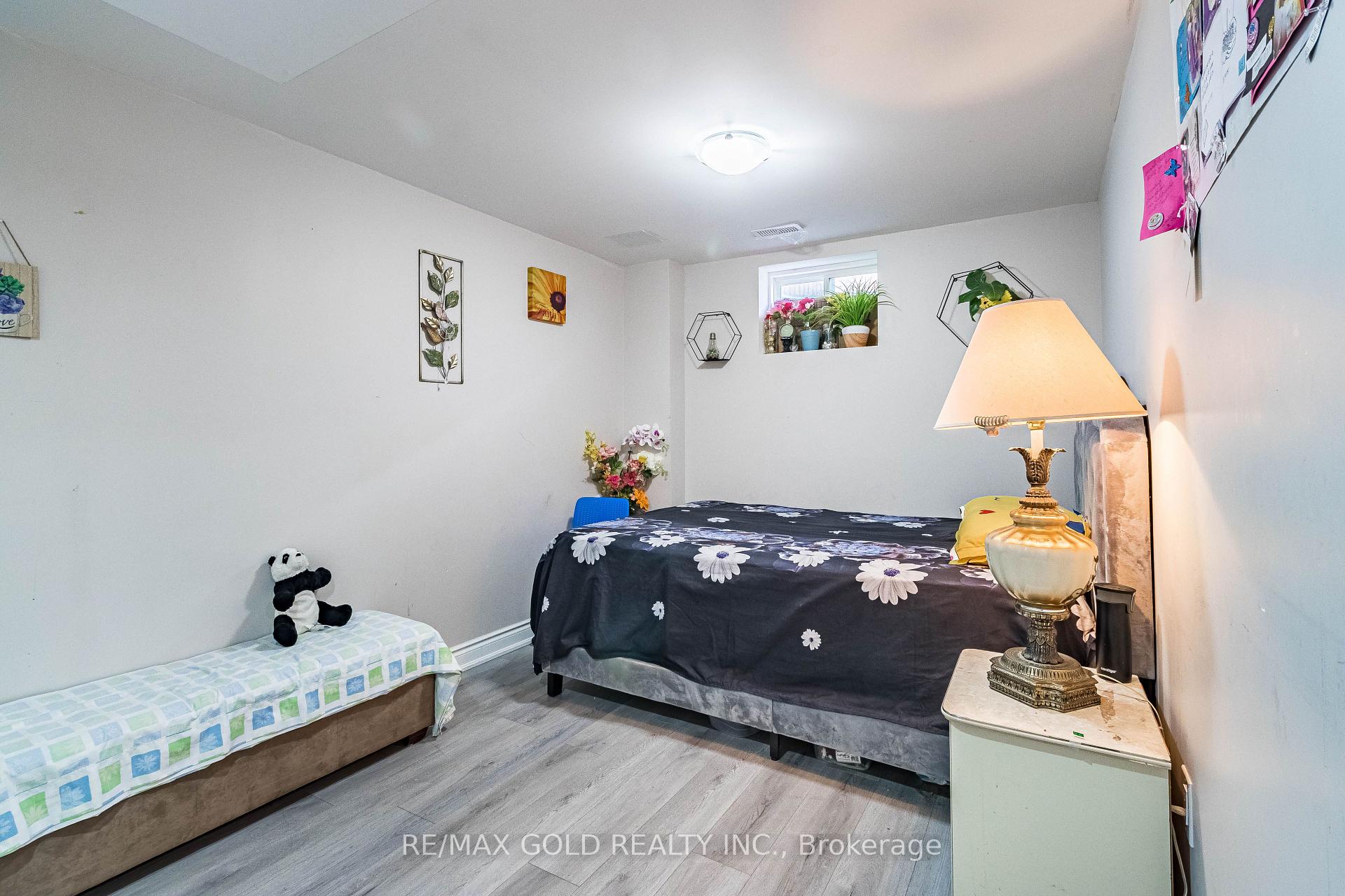 Photo 30 of 97 Benhurst Crescent, Brampton, Northwest Brampton — HOMEH