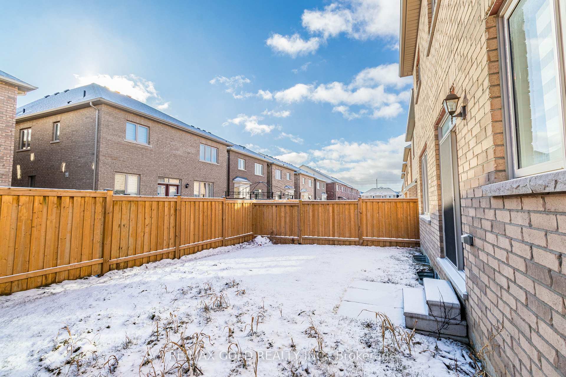 Photo 31 of 97 Benhurst Crescent, Brampton, Northwest Brampton — HOMEH