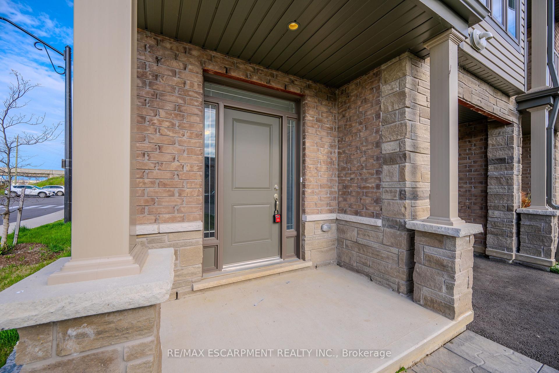 Photo 7 of 11 Rachel Drive, Hamilton, Stoney Creek — HOMEH