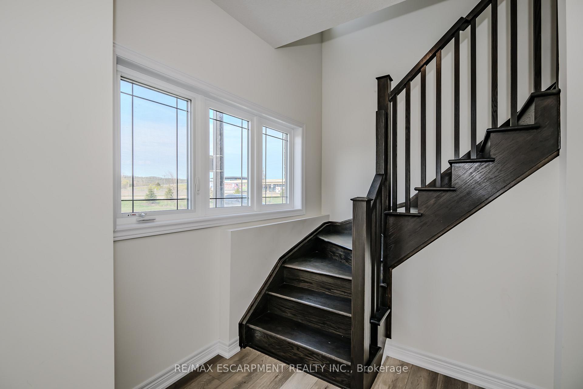 Photo 37 of 11 Rachel Drive, Hamilton, Stoney Creek — HOMEH