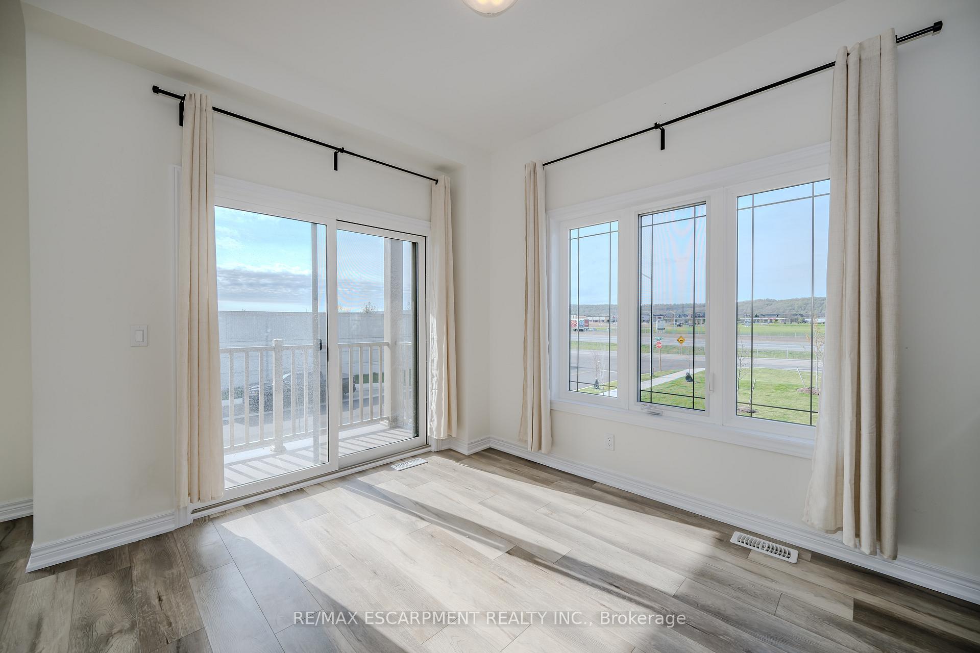 Photo 20 of 11 Rachel Drive, Hamilton, Stoney Creek — HOMEH