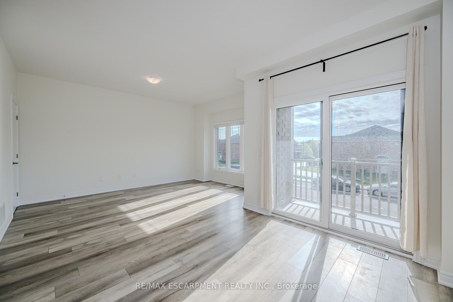 Photo 15 of 11 Rachel Drive, Hamilton, Stoney Creek — HOMEH