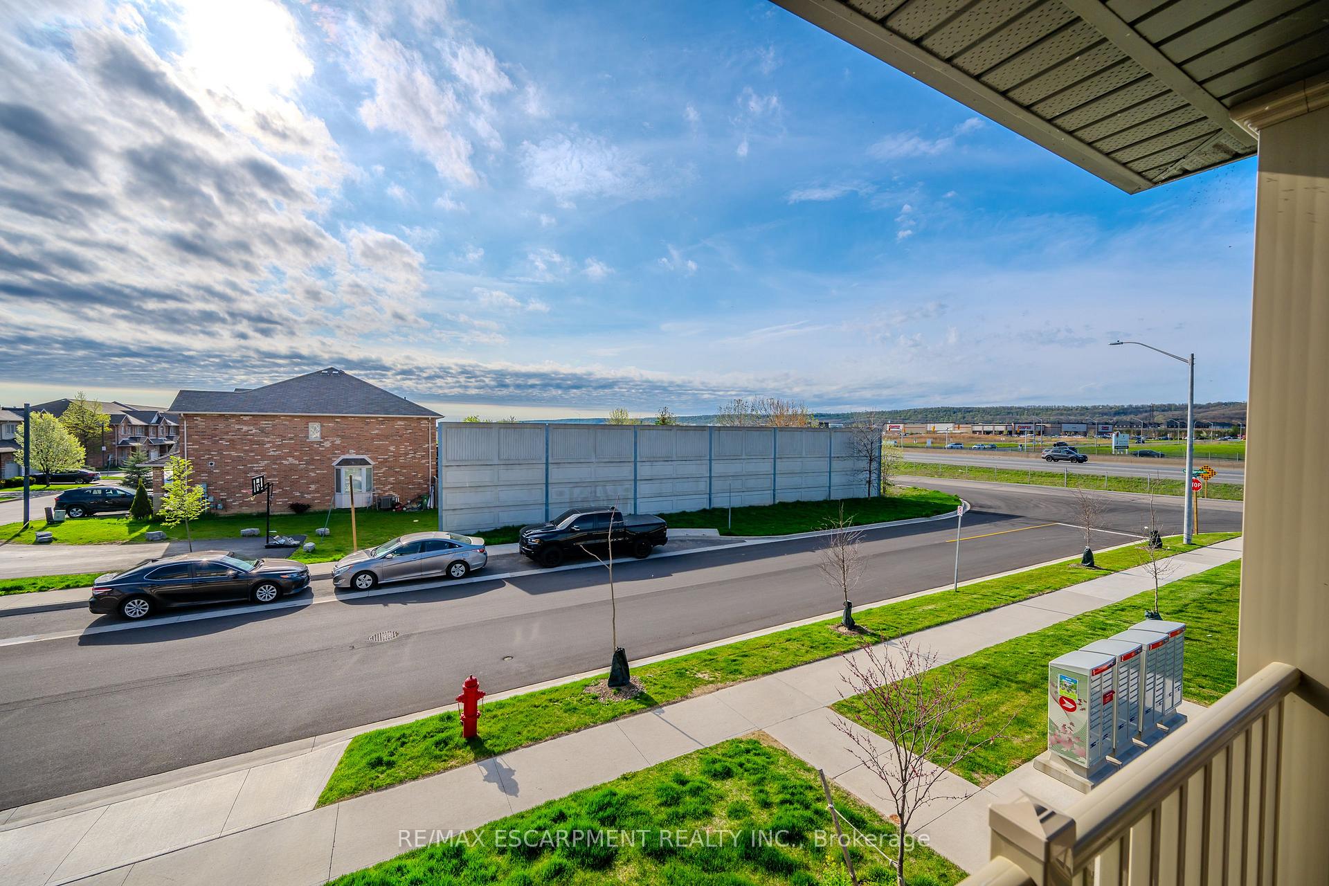 Photo 19 of 11 Rachel Drive, Hamilton, Stoney Creek — HOMEH