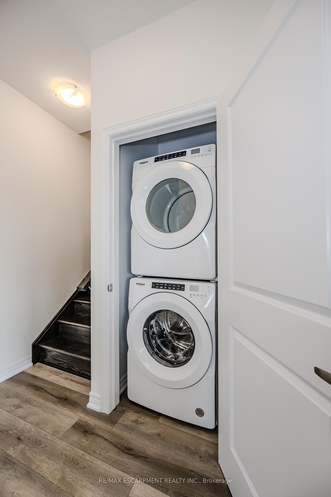 Photo 25 of 11 Rachel Drive, Hamilton, Stoney Creek — HOMEH