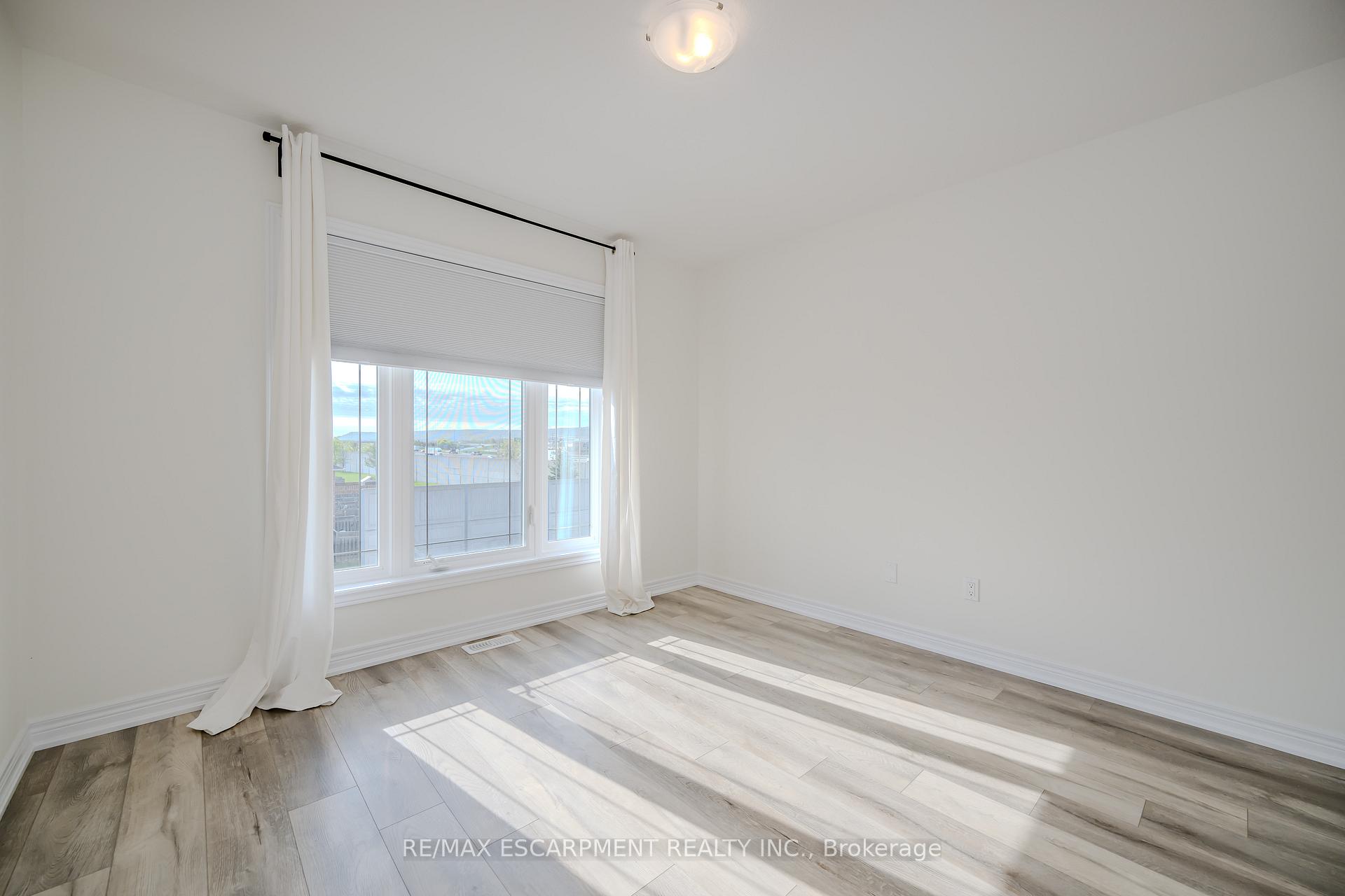 Photo 31 of 11 Rachel Drive, Hamilton, Stoney Creek — HOMEH
