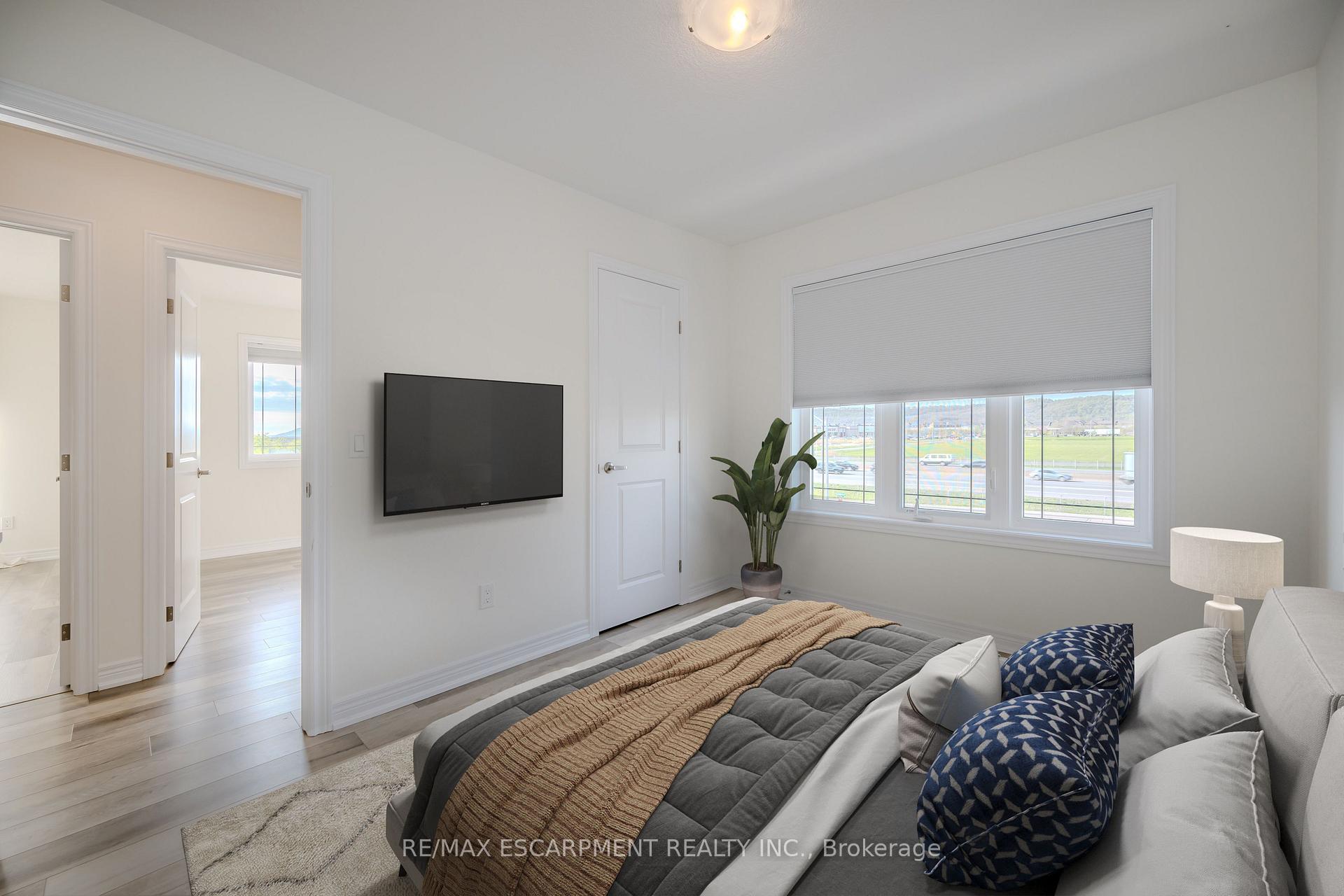 Photo 40 of 11 Rachel Drive, Hamilton, Stoney Creek — HOMEH