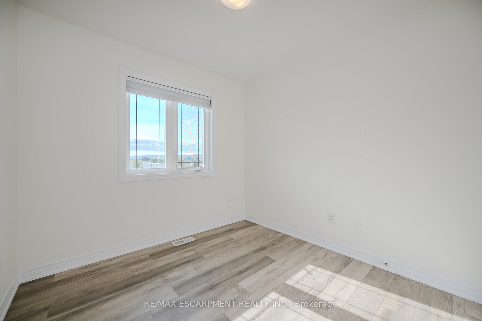 Photo 29 of 11 Rachel Drive, Hamilton, Stoney Creek — HOMEH