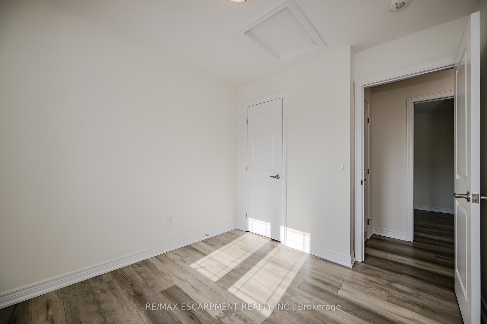 Photo 32 of 11 Rachel Drive, Hamilton, Stoney Creek — HOMEH