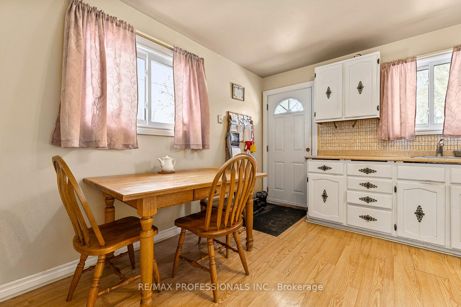 Photo 31 of 31 Norton Boulevard, Caledon, Bolton East — HOMEH
