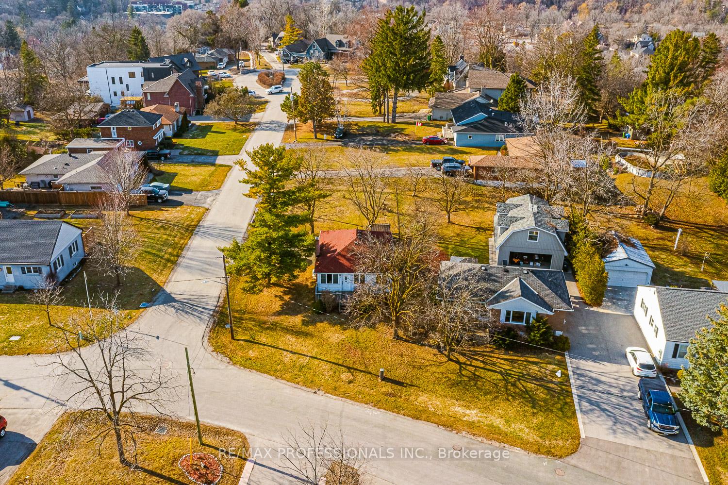 Photo 17 of 31 Norton Boulevard, Caledon, Bolton East — HOMEH