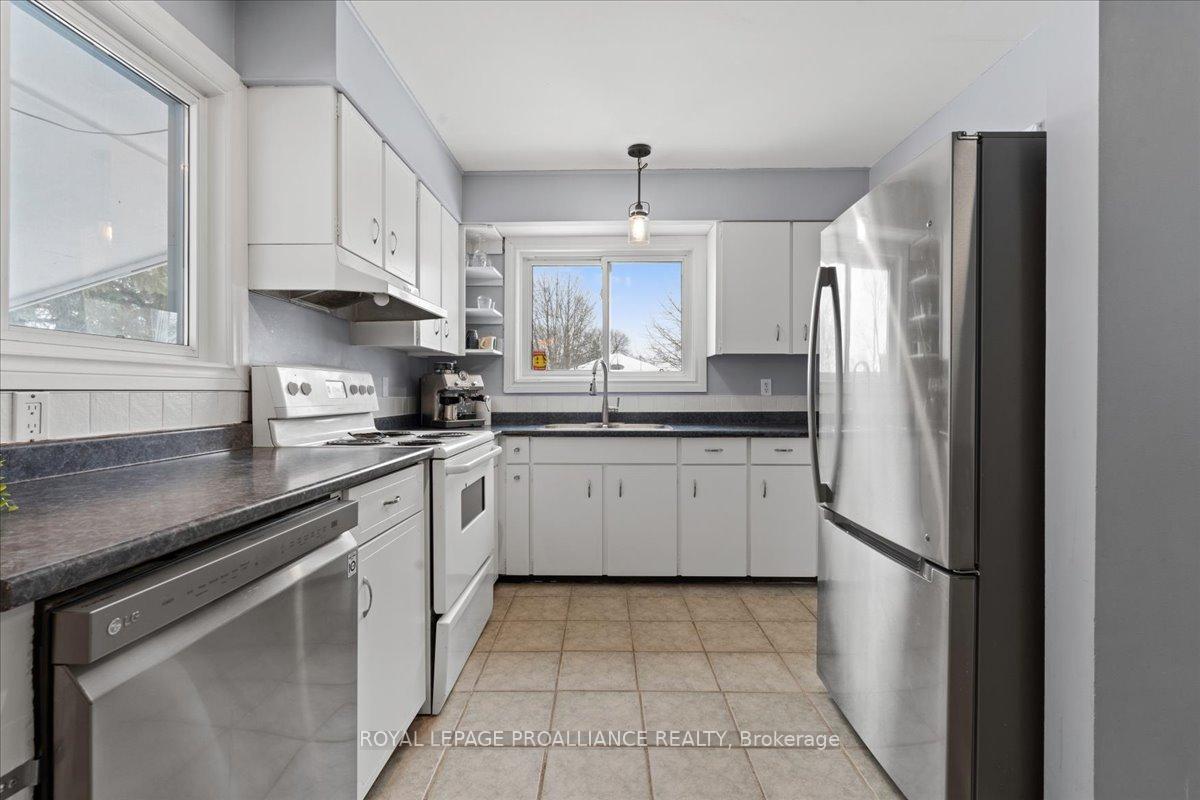 Photo 15 of 33 Village Drive, Belleville, Belleville Ward — HOMEH