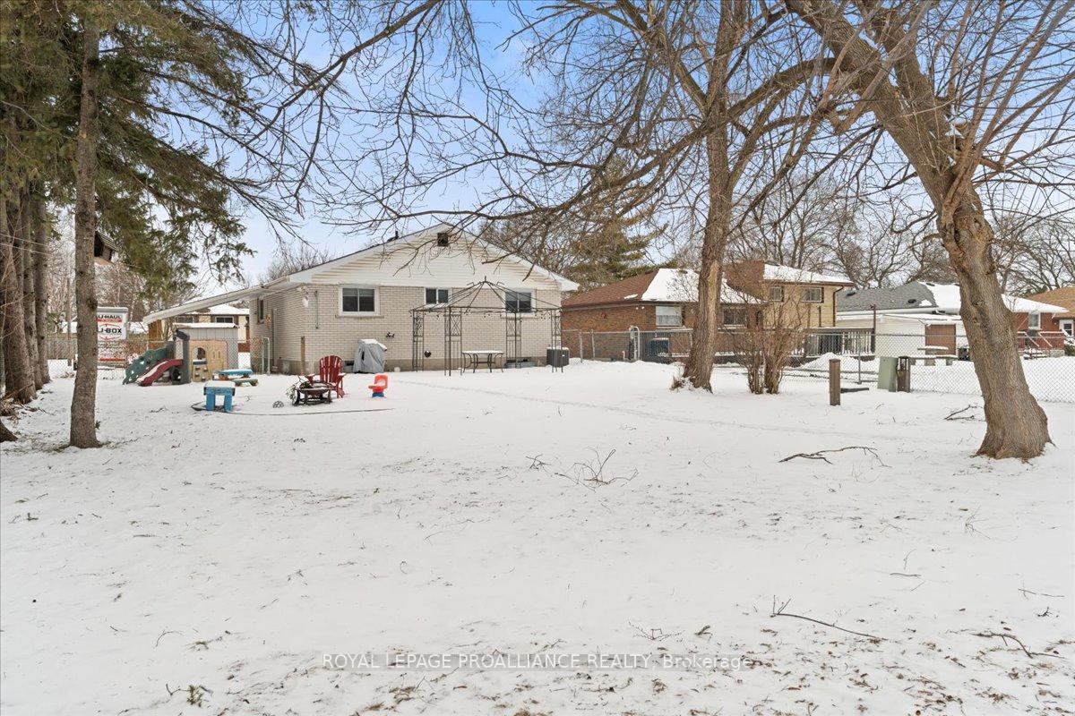 Photo 35 of 33 Village Drive, Belleville, Belleville Ward — HOMEH