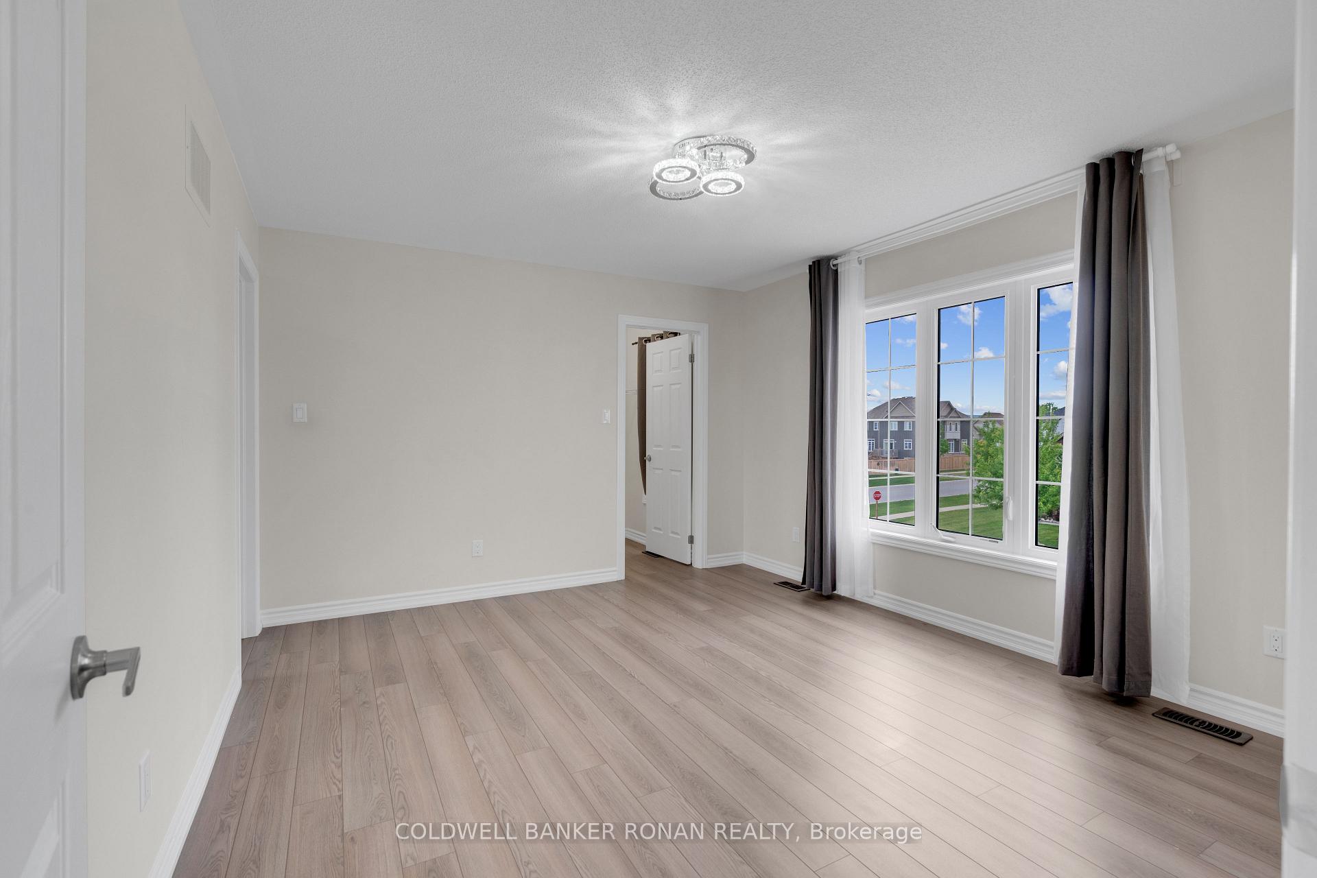 Photo 25 of 203 Roy Drive, Clearview, Stayner — HOMEH