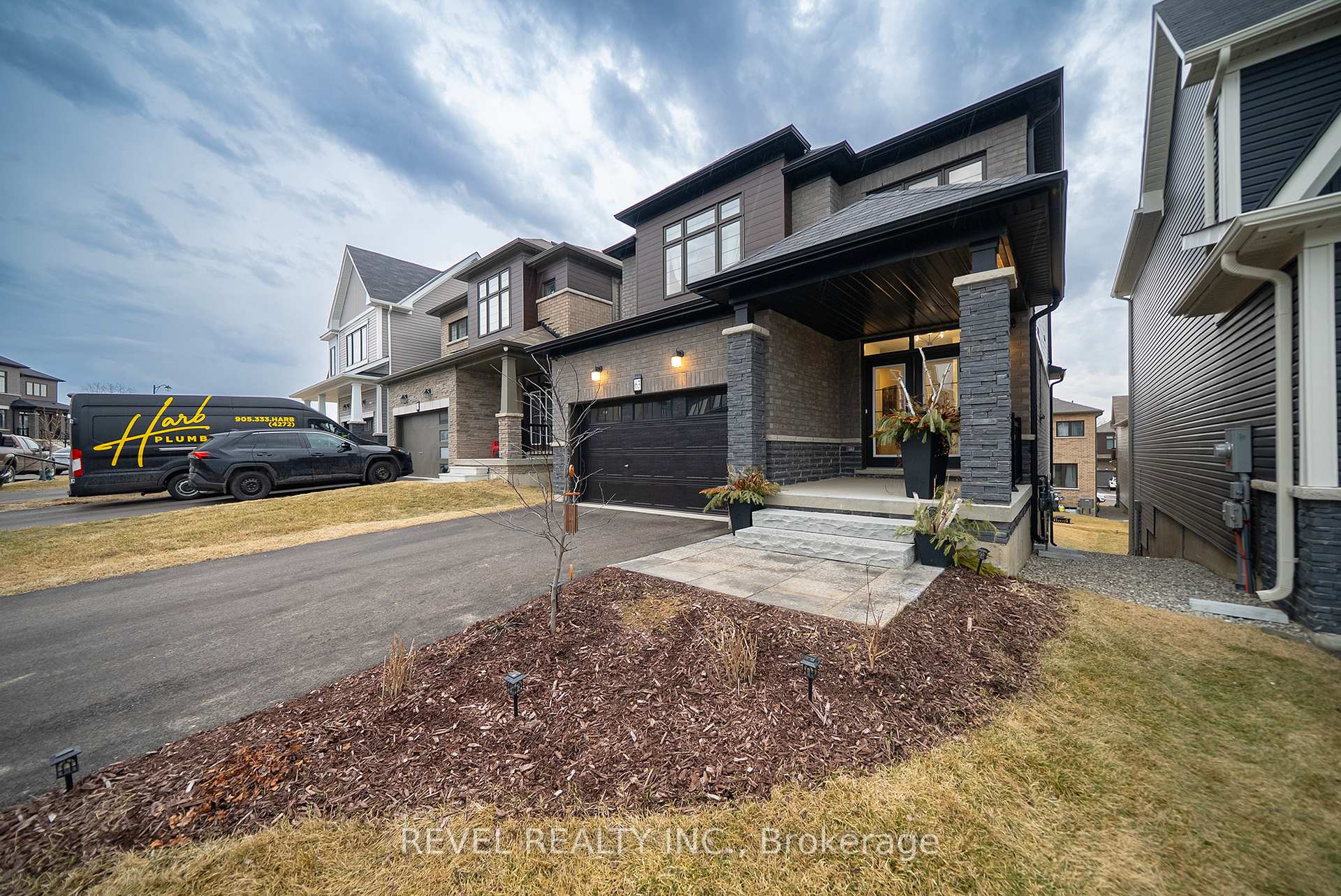 Photo 3 of 63 Santos Drive, Haldimand — HOMEH