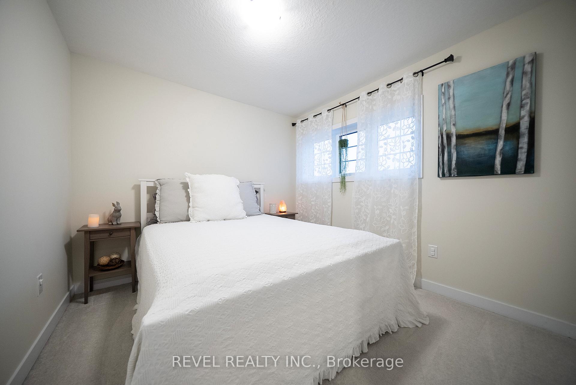 Photo 27 of 63 Santos Drive, Haldimand — HOMEH