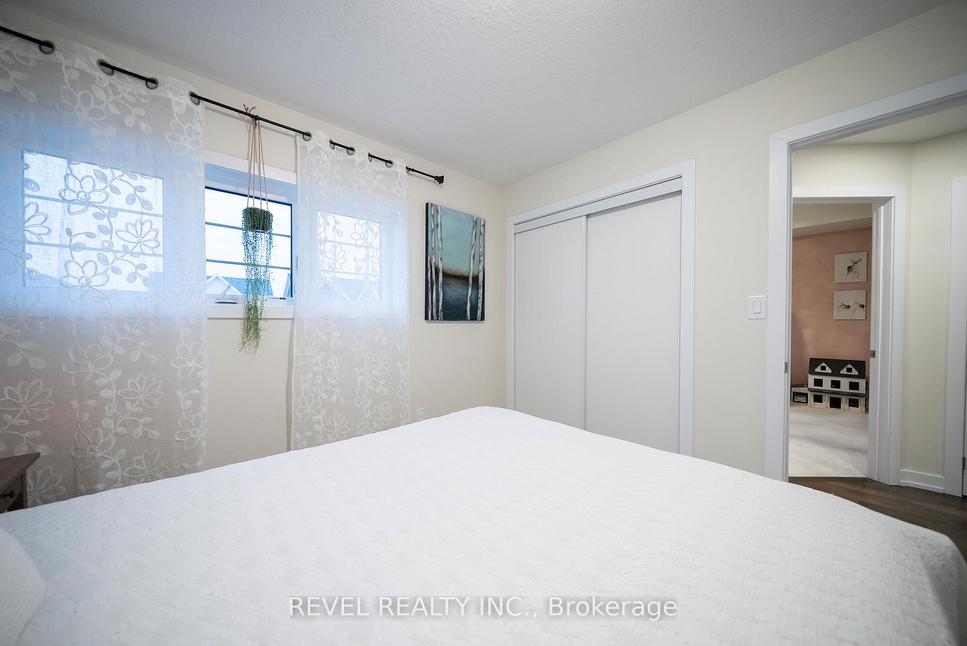 Photo 18 of 63 Santos Drive, Haldimand — HOMEH