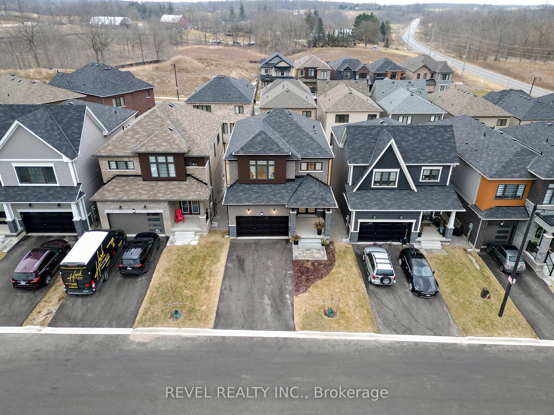 Photo 34 of 63 Santos Drive, Haldimand — HOMEH