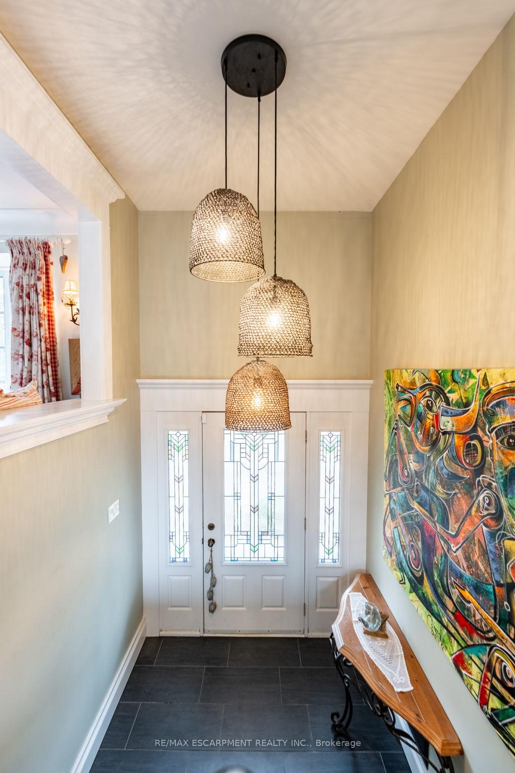 Photo 2 of 121 Mohawk Road, Hamilton, Ancaster — HOMEH