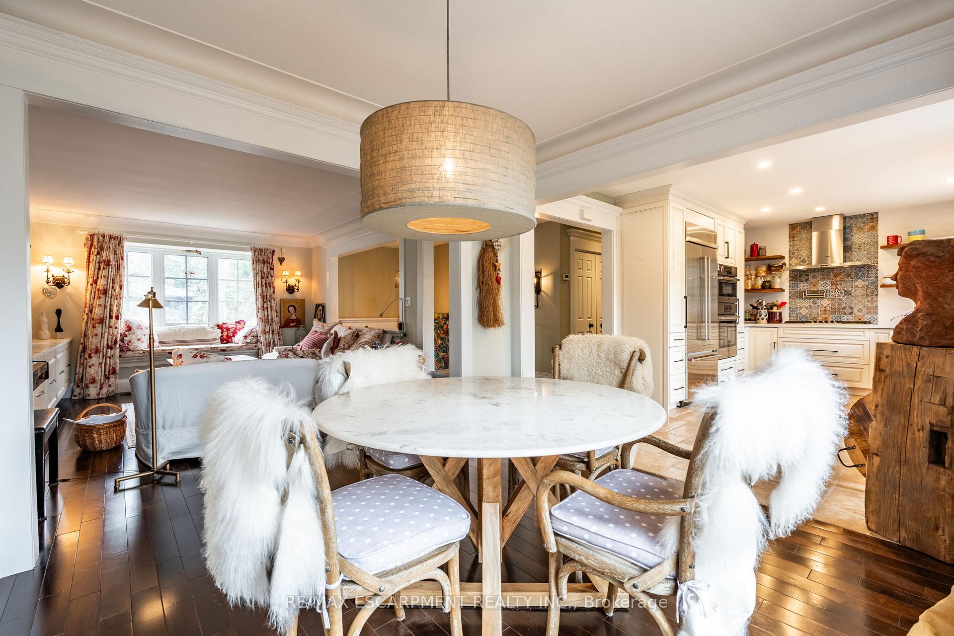 Photo 13 of 121 Mohawk Road, Hamilton, Ancaster — HOMEH