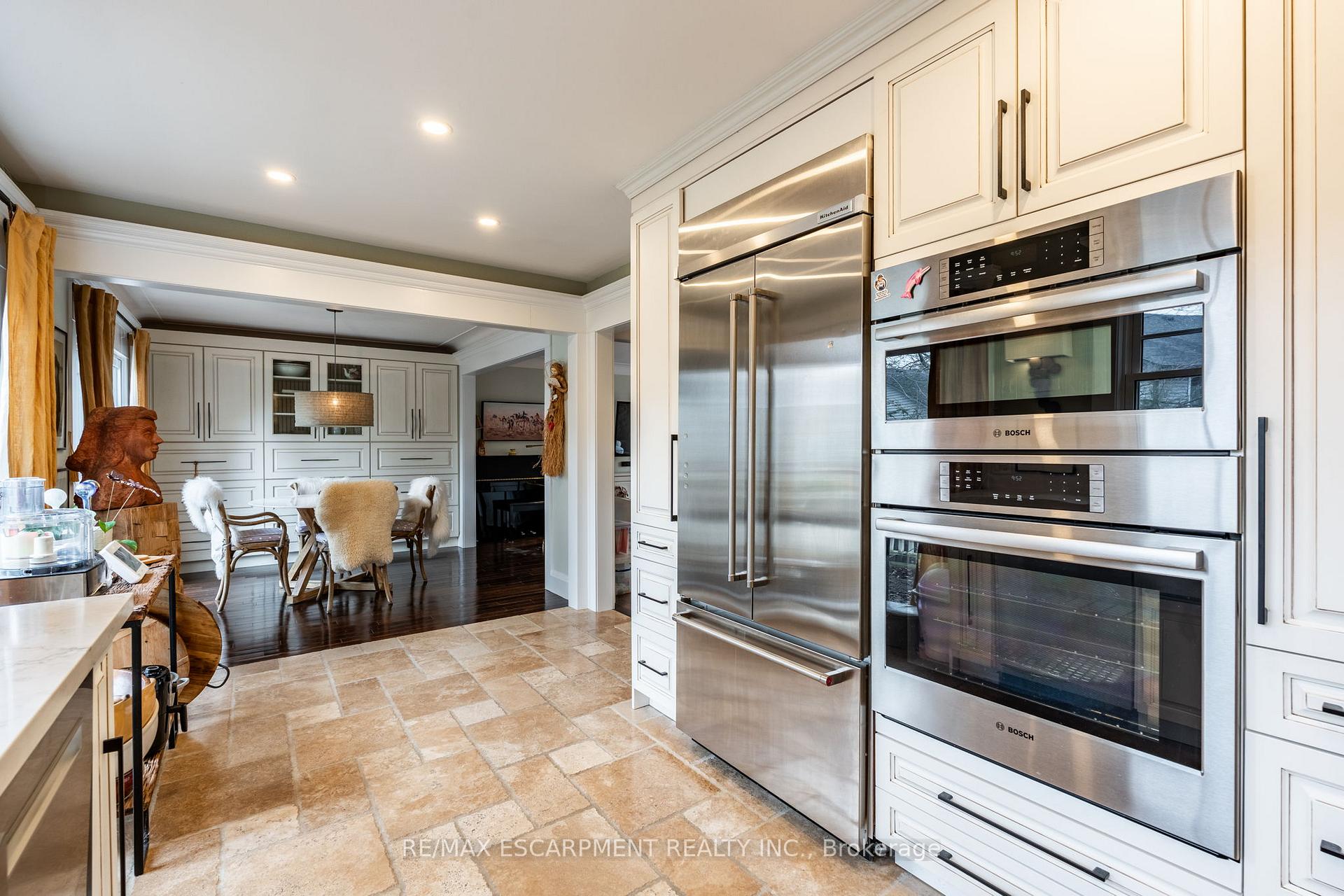 Photo 12 of 121 Mohawk Road, Hamilton, Ancaster — HOMEH
