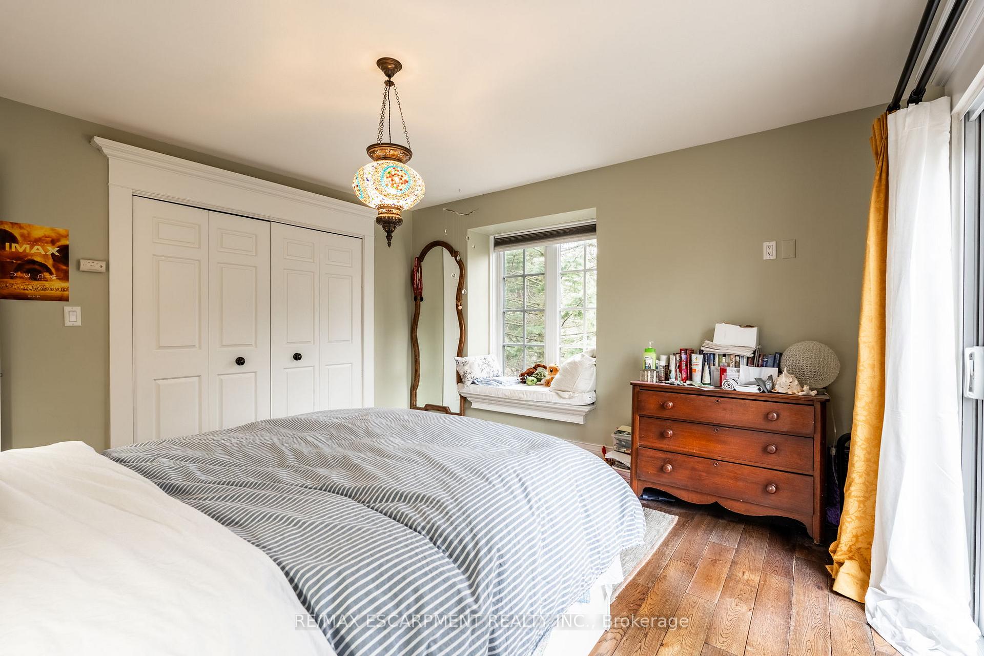 Photo 19 of 121 Mohawk Road, Hamilton, Ancaster — HOMEH