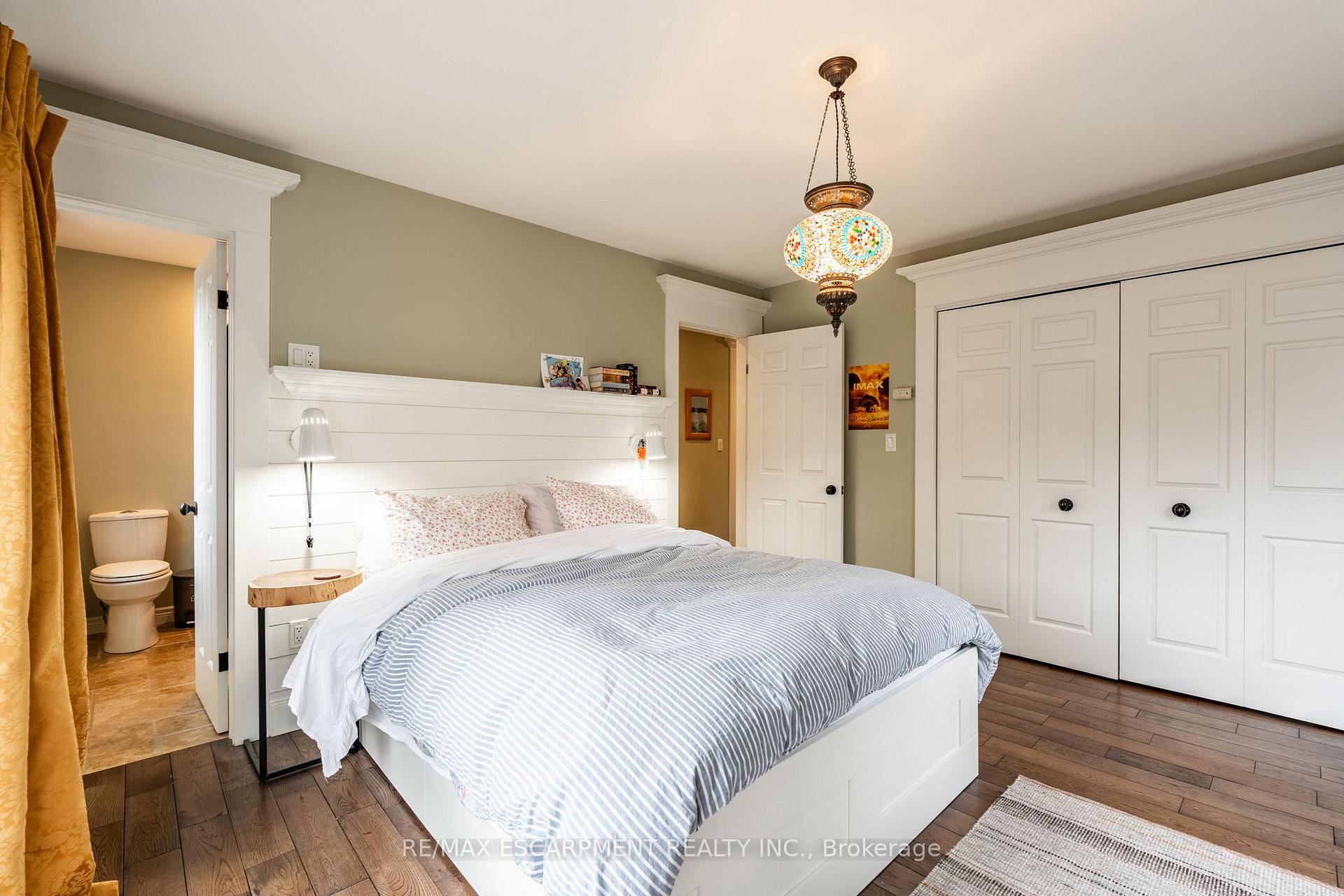 Photo 16 of 121 Mohawk Road, Hamilton, Ancaster — HOMEH