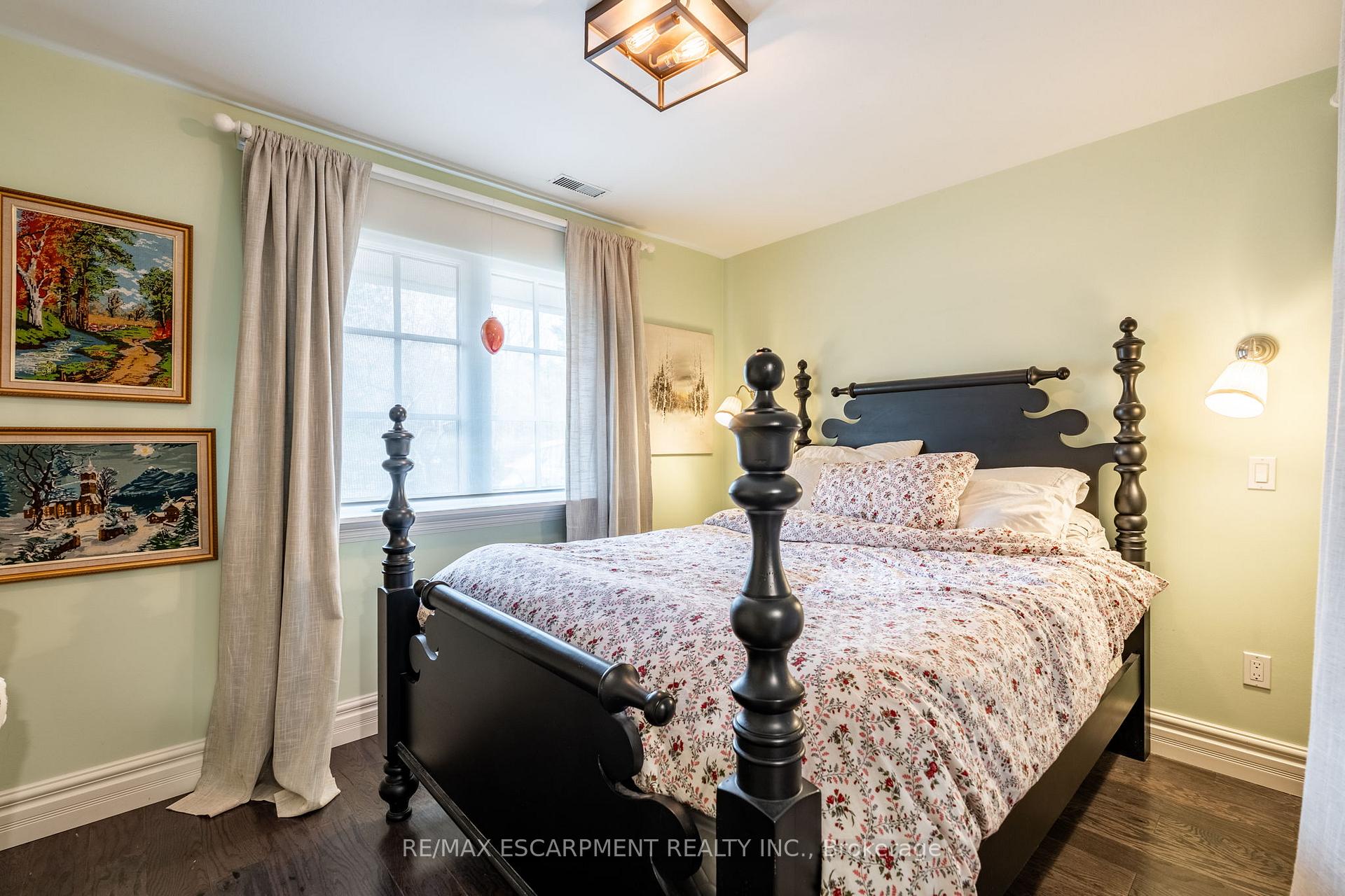Photo 29 of 121 Mohawk Road, Hamilton, Ancaster — HOMEH