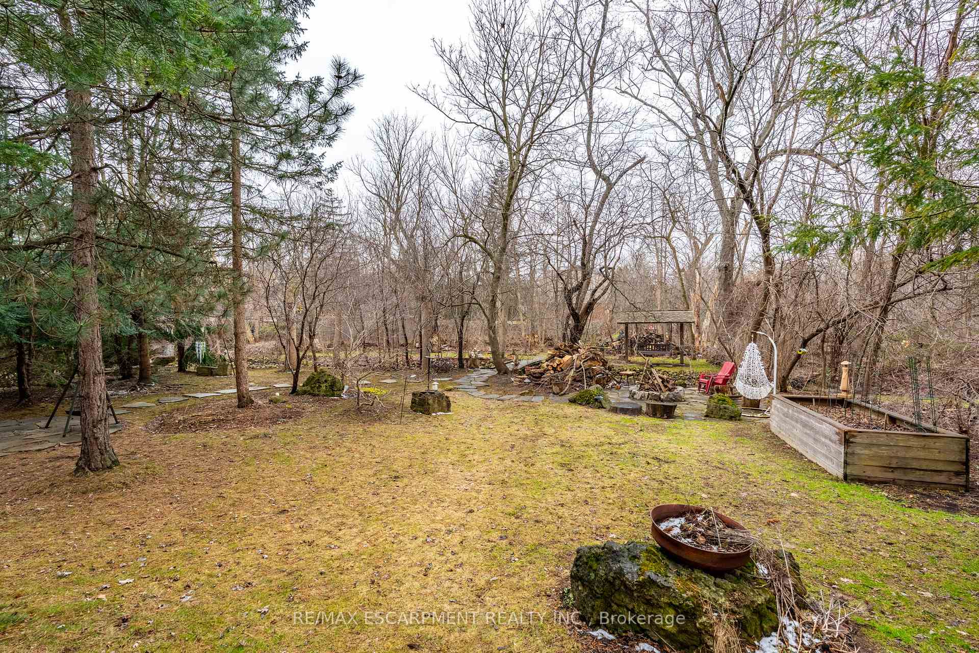 Photo 39 of 121 Mohawk Road, Hamilton, Ancaster — HOMEH